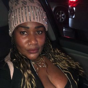 Meet your Posher, Valerie